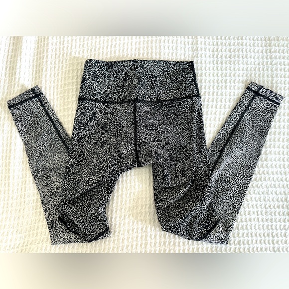 Lululemon Nulu Leggings/4 - Picture 4 of 7